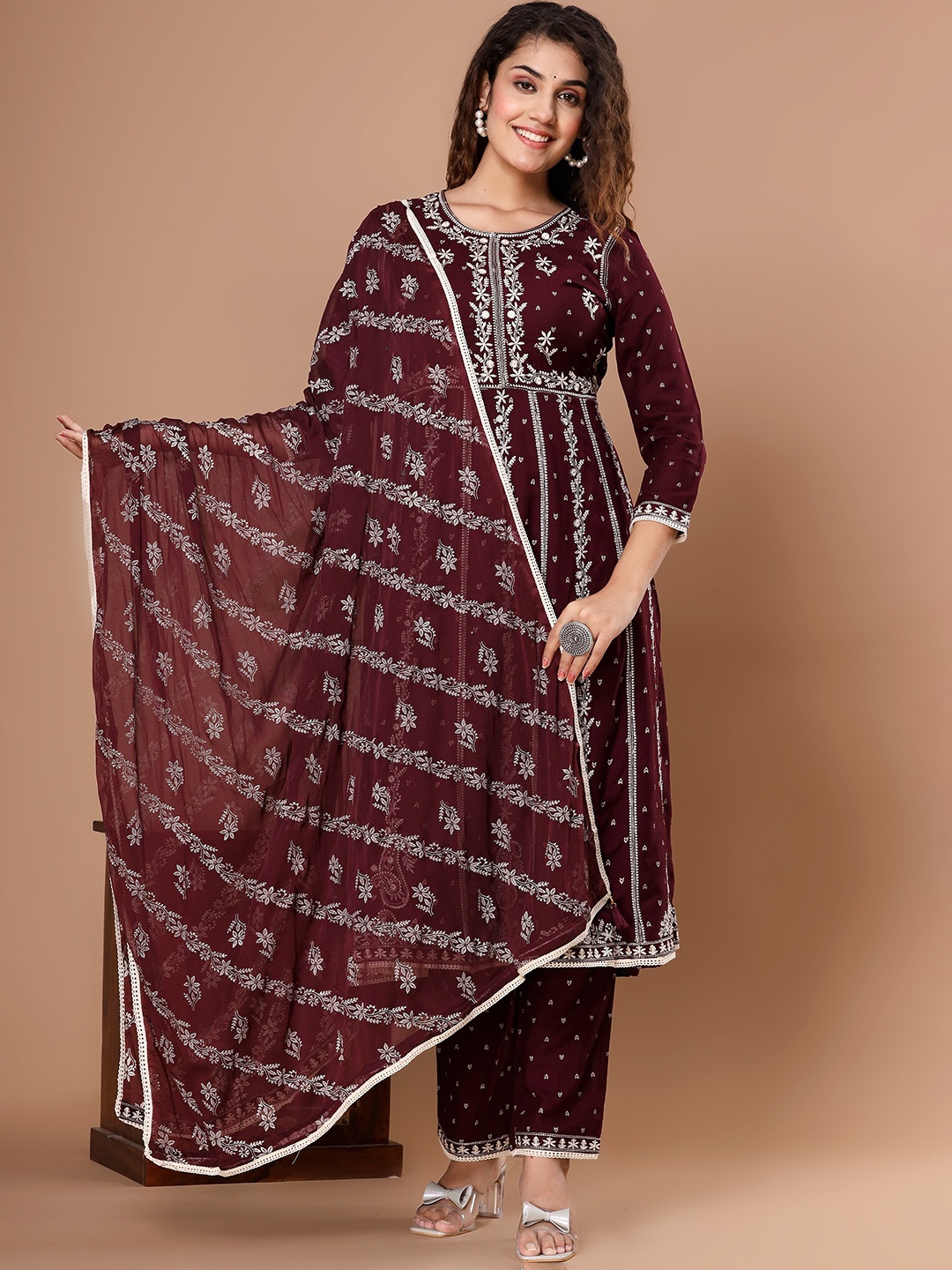 Oash Women Ethnic Motifs Embroidered Empire Thread Work Kurta with Trousers & With Dupatta, Maroon
Oash Women Ethnic Motifs Embroidered Empire Thread Work Kurta with Trousers & With Dupatta, Maroon