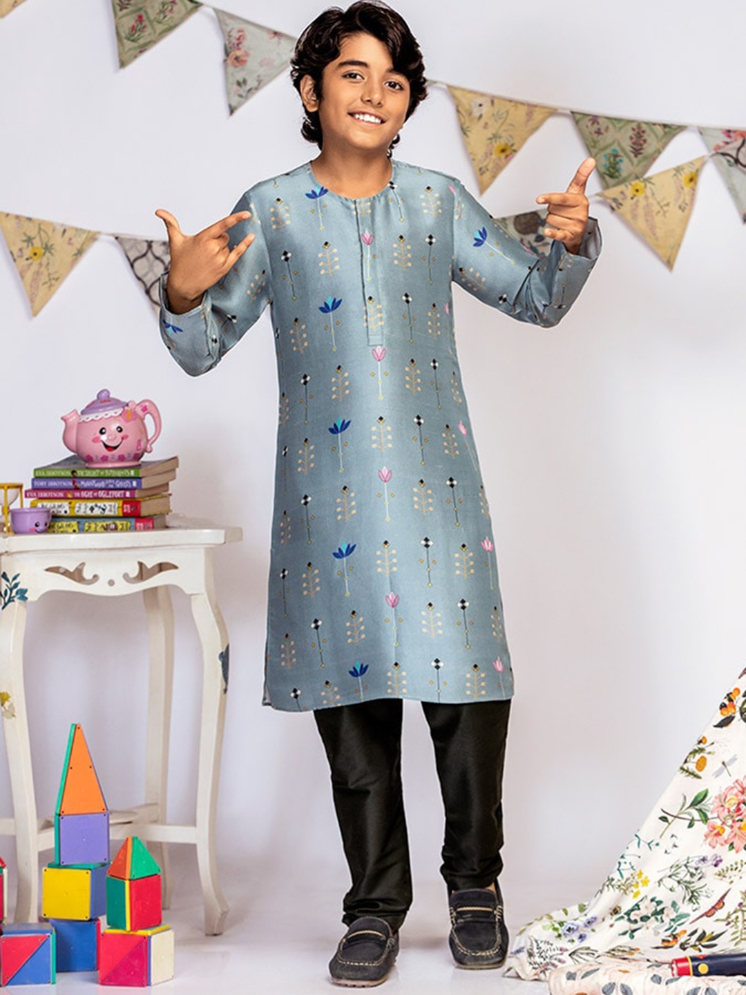PS KIDS BY PAYAL SINGHAL Boys Ethnic Motifs Printed Regular Pure Silk Kurta with Churidar, Blue
PS KIDS BY PAYAL SINGHAL Boys Ethnic Motifs Printed Regular Pure Silk Kurta with Churidar, Blue