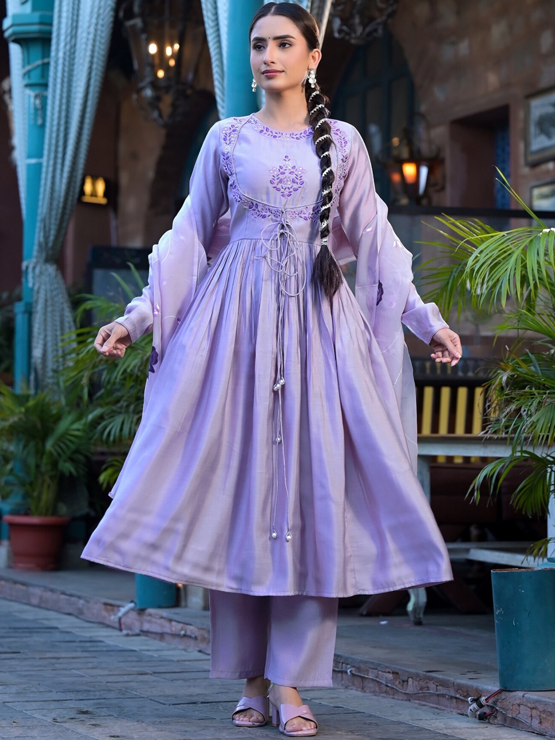 The Kapas Women Floral Embroidered Regular Mirror Work Kurta with Trousers & With Dupatta, Purple
The Kapas Women Floral Embroidered Regular Mirror Work Kurta with Trousers & With Dupatta, Purple