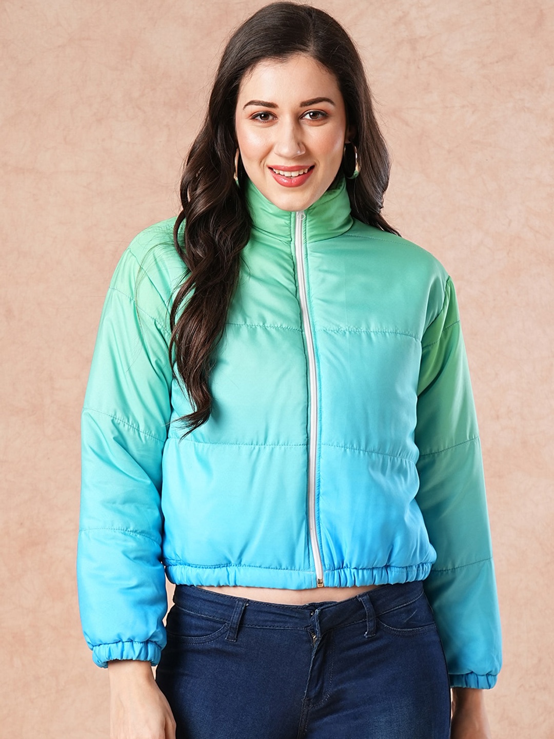 ANWAIND Blue Colourblocked Mock Collar Long Sleeves Zip Detail Crop Padded Jacket
ANWAIND Blue Colourblocked Mock Collar Long Sleeves Zip Detail Crop Padded Jacket