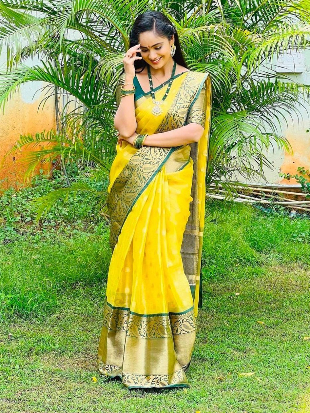 bansari textiles Ethnic Motifs Woven Design Zari Pure Silk Kanjeevaram Saree, Yellow
bansari textiles Ethnic Motifs Woven Design Zari Pure Silk Kanjeevaram Saree, Yellow