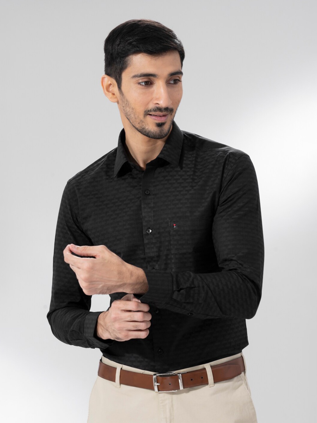 Sero Spread Collar Long Sleeves Smart Tailored Fit Checked Cotton Formal Shirt, Brown
Sero Spread Collar Long Sleeves Smart Tailored Fit Checked Cotton Formal Shirt, Brown