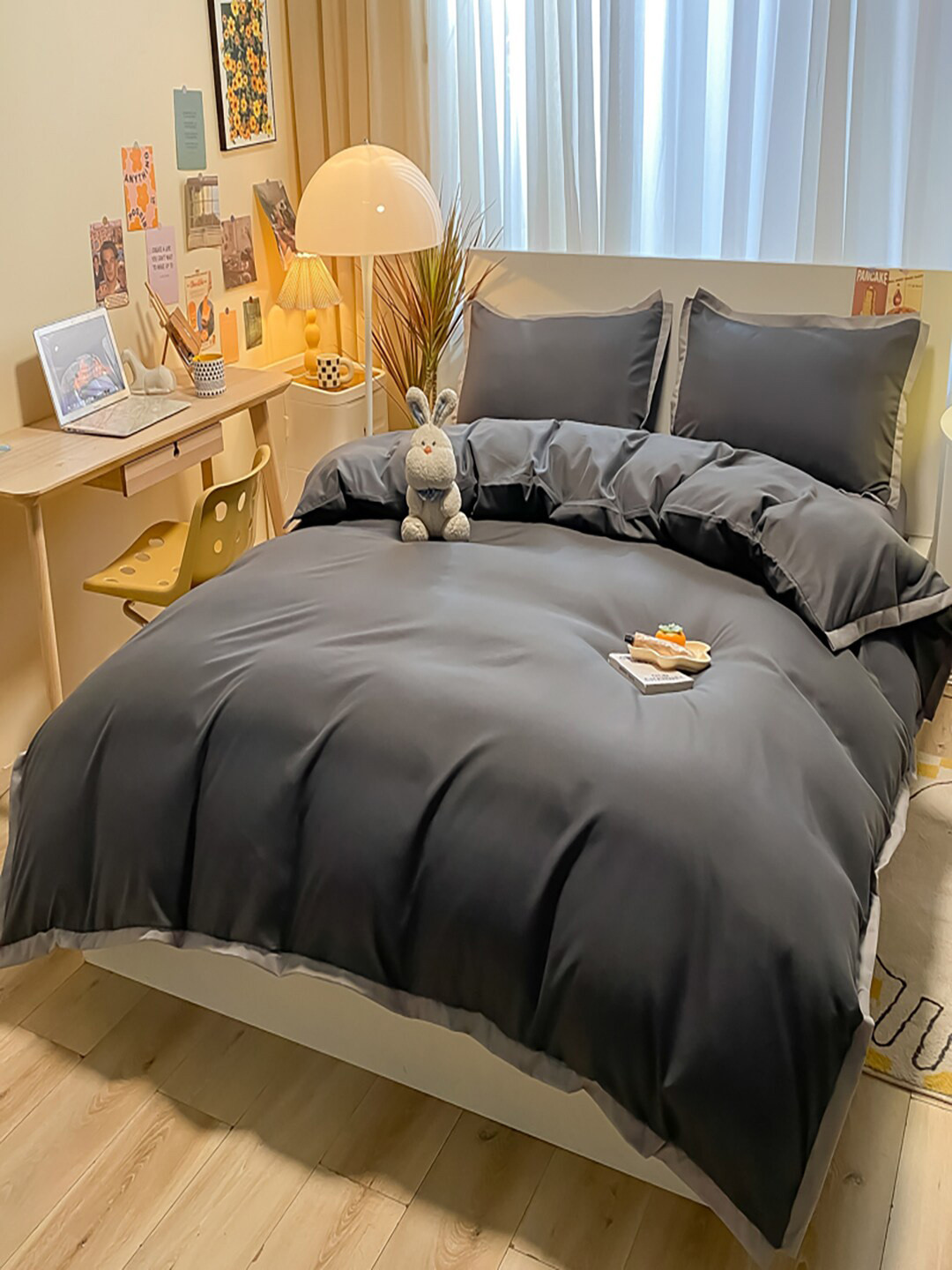 JC HOME Unisex Grey Bedding Set
JC HOME Unisex Grey Bedding Set