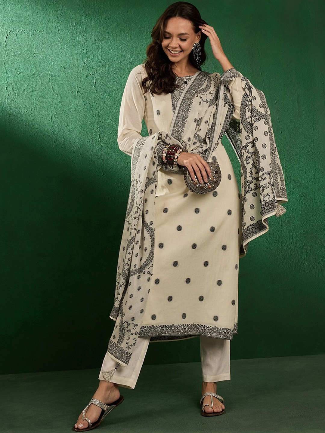 Sangria Embroidered Pure Cotton Round Neck Straight Kurta With Trousers & Dupatta, Off white
Sangria Embroidered Pure Cotton Round Neck Straight Kurta With Trousers & Dupatta, Off white