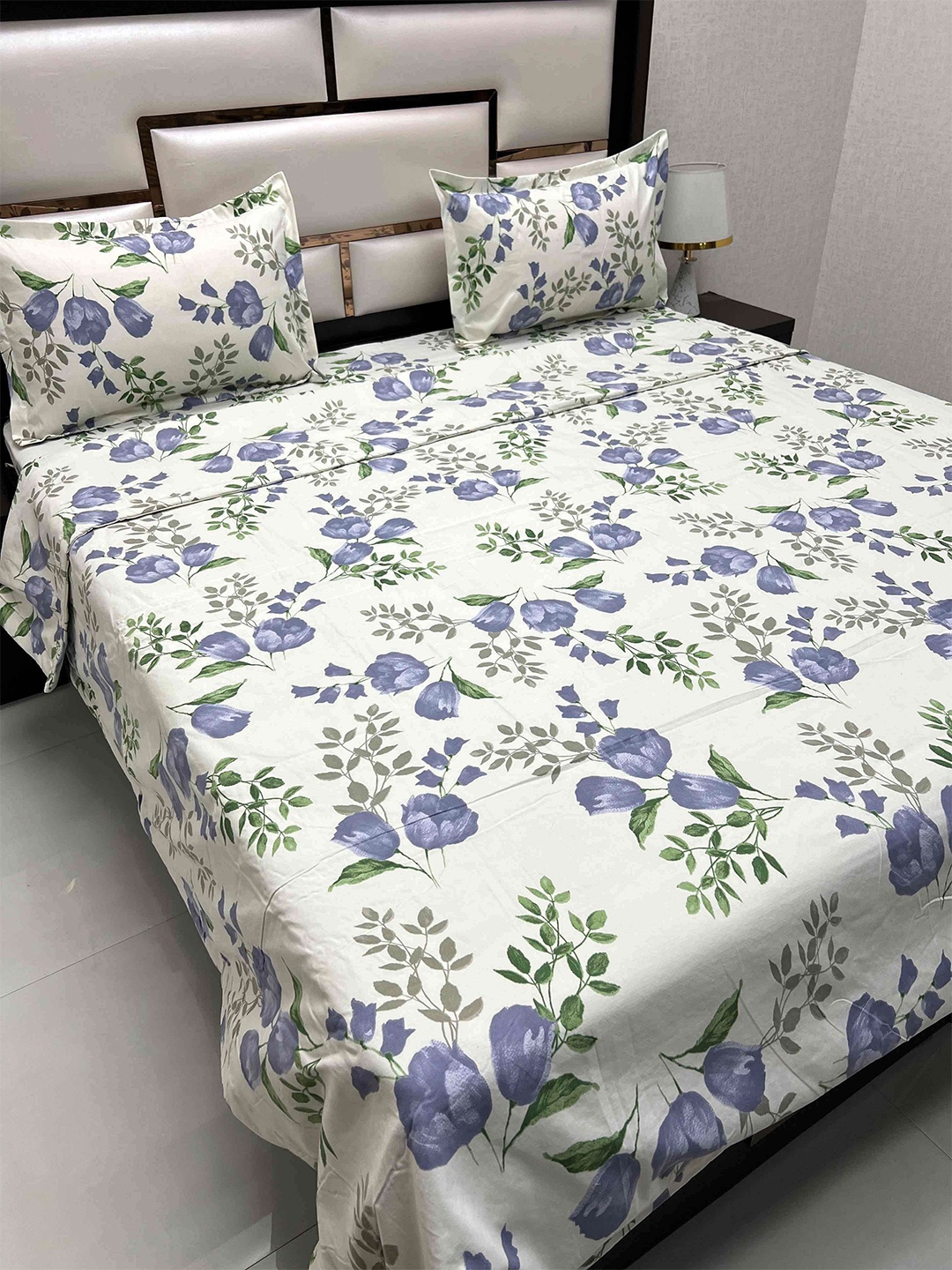 Pure Decor Bedding of 4 Pieces Bedsheet Set 2.28m X 2.54m With Comforter 2.21m X 2.46m, White
Pure Decor Bedding of 4 Pieces Bedsheet Set 2.28m X 2.54m With Comforter 2.21m X 2.46m, White