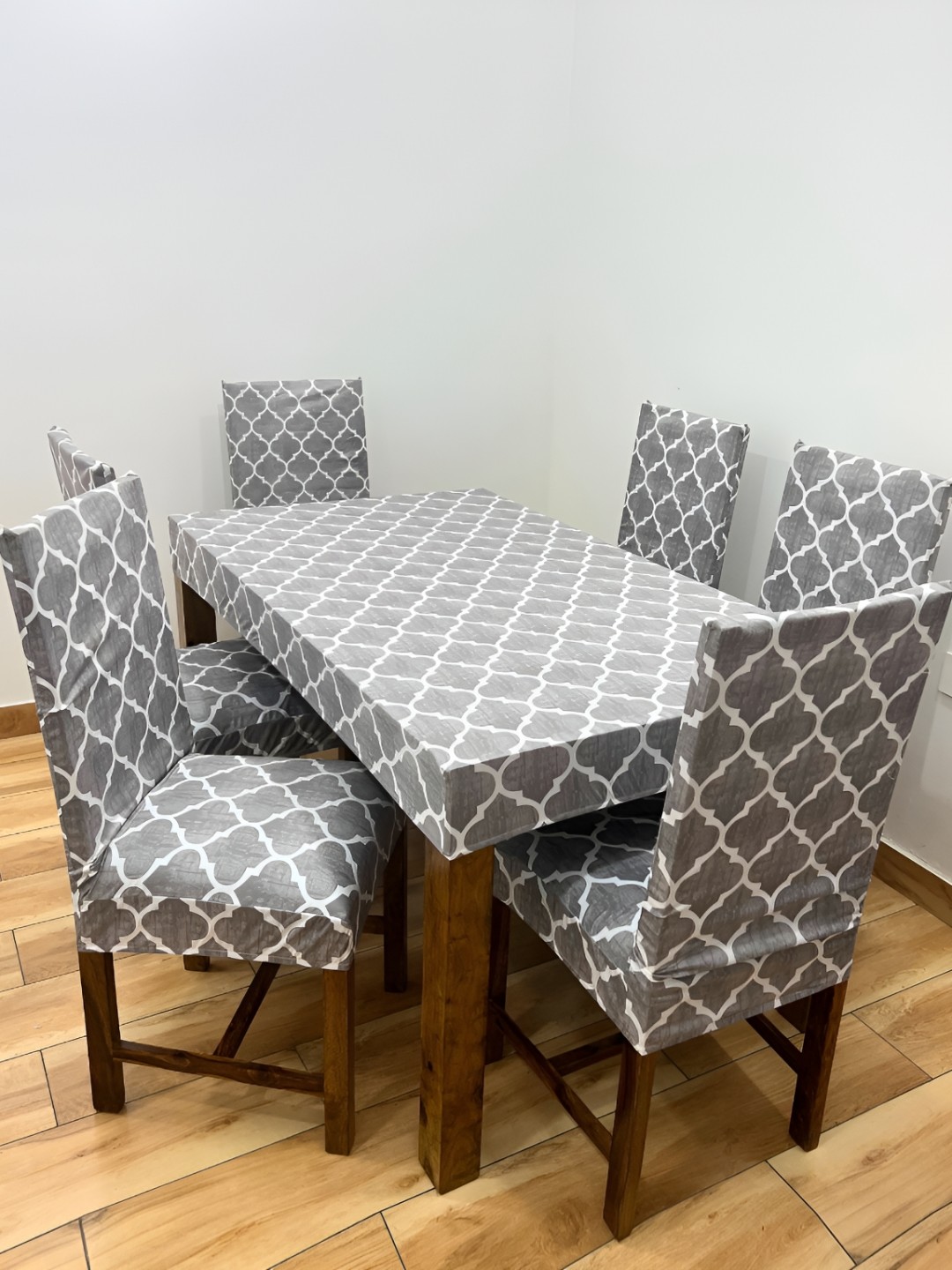 ohello 6 Pcs Grey Geometric Printed Elasticated Fitted Chair Covers With Table Cover
ohello 6 Pcs Grey Geometric Printed Elasticated Fitted Chair Covers With Table Cover