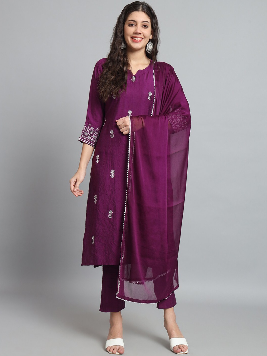 THE52 Floral Embroidered Notch Neck Thread Work Straight Kurta With Trousers & Dupatta, Burgundy
THE52 Floral Embroidered Notch Neck Thread Work Straight Kurta With Trousers & Dupatta, Burgundy