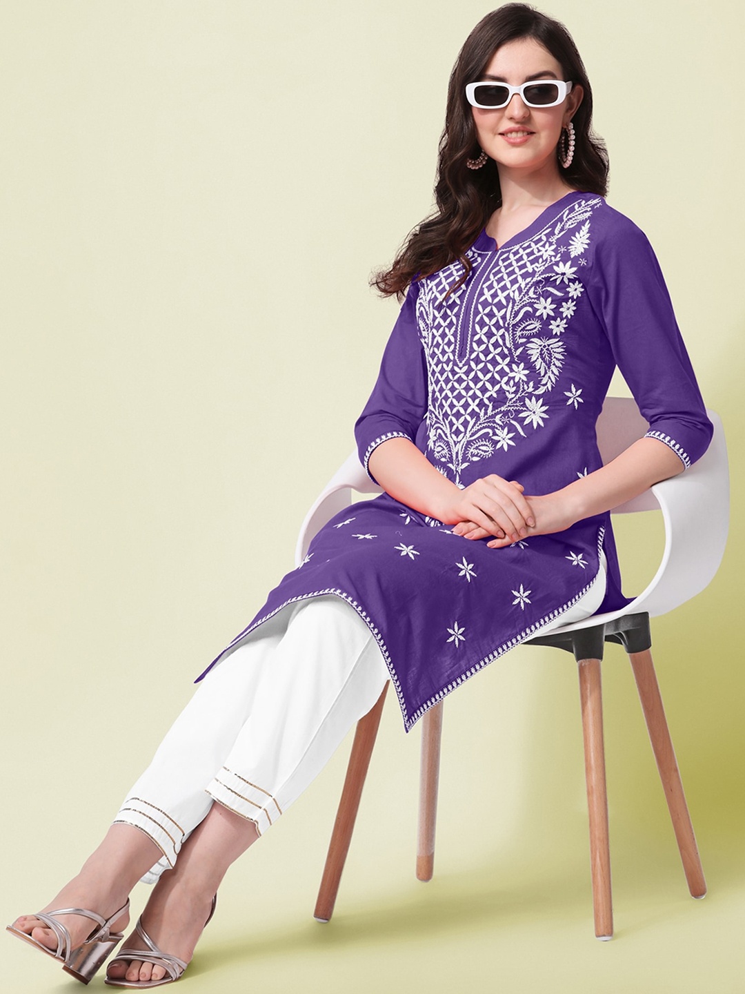KALINI Ethnic Motifs Embroidered Round Neck Three-Quarter Sleeves Pure Cotton Kurta Set, Purple
KALINI Ethnic Motifs Embroidered Round Neck Three-Quarter Sleeves Pure Cotton Kurta Set, Purple