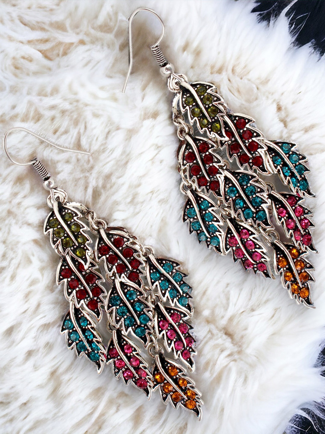LUCKY JEWELLERY Silver-Plated Artificial Stones-Studded Leaf Shaped Drop Earrings
LUCKY JEWELLERY Silver-Plated Artificial Stones-Studded Leaf Shaped Drop Earrings