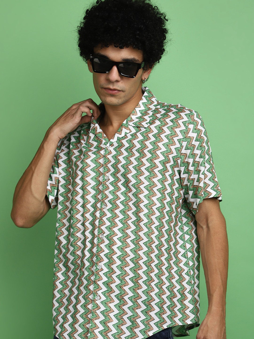 V-Mart Printed Spread Collar Slim Fit Casual Shirt, Green
V-Mart Printed Spread Collar Slim Fit Casual Shirt, Green