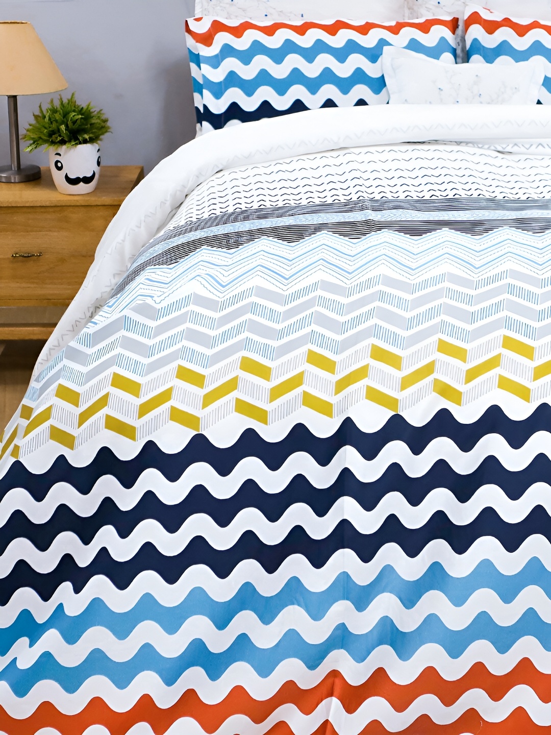 BLUE DAHLIA White & Blue Floral 250 TC Fitted Cotton King Bedsheet with 2 Pillow Covers
BLUE DAHLIA White & Blue Floral 250 TC Fitted Cotton King Bedsheet with 2 Pillow Covers