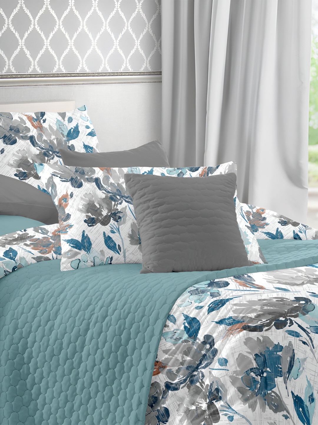 BLUE DAHLIA Blue & Grey Floral 250 TC Fitted Cotton Queen Bedsheet with 2 Pillow Covers
BLUE DAHLIA Blue & Grey Floral 250 TC Fitted Cotton Queen Bedsheet with 2 Pillow Covers