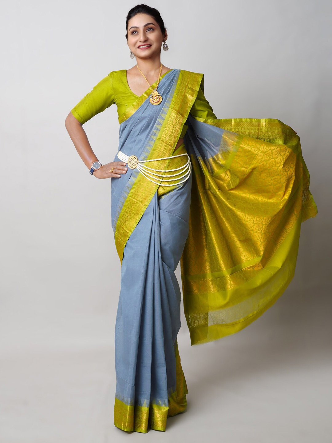 Unnati Silks Zari Pure Cotton Gadwal Saree, Grey