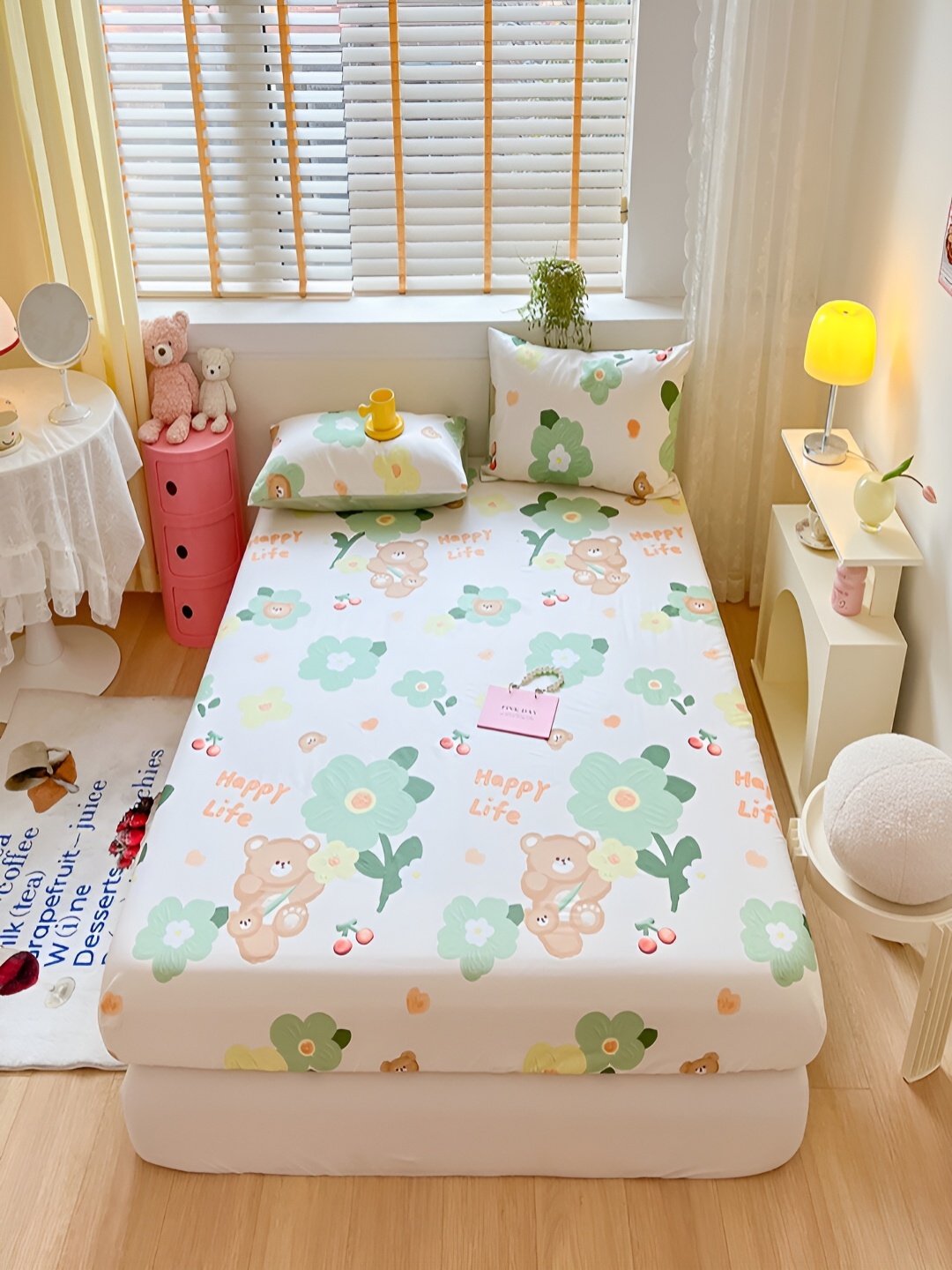 JC HOME White & Green Floral Cotton Fitted 210 TC King Bedsheet With 2 Pillow Covers
JC HOME White & Green Floral Cotton Fitted 210 TC King Bedsheet With 2 Pillow Covers