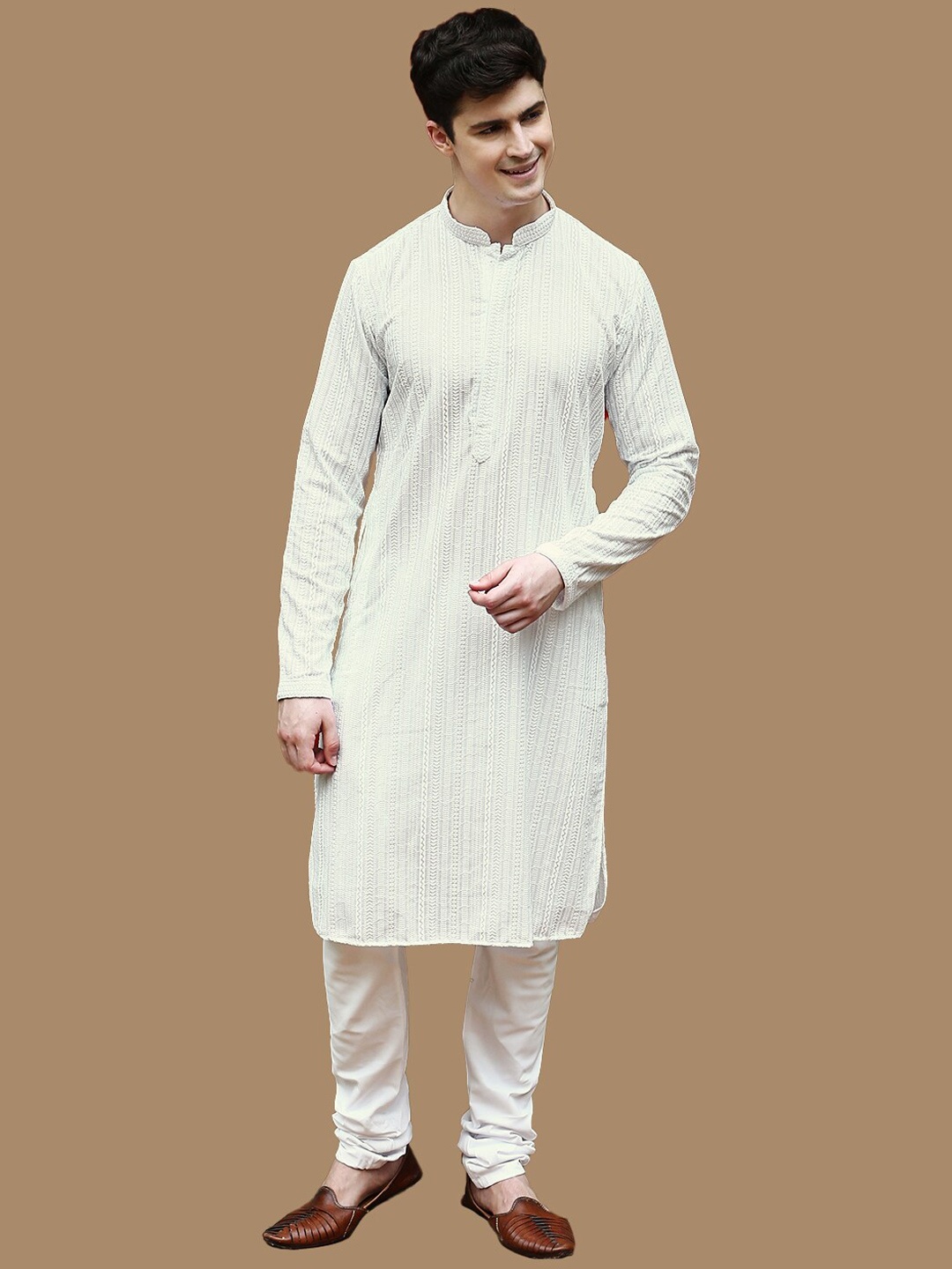 Sanwara Ethnic Motifs Embroidered Mandarin Collar Chikankari Straight Kurta With Churidar, Off white
Sanwara Ethnic Motifs Embroidered Mandarin Collar Chikankari Straight Kurta With Churidar, Off white