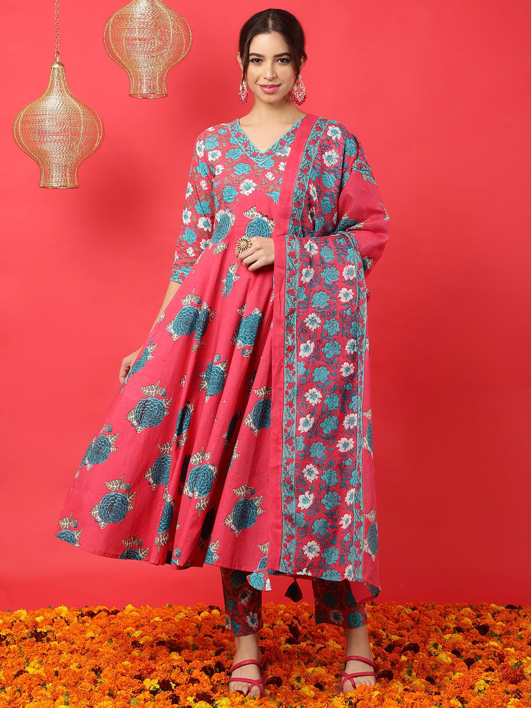 GULMOHAR JAIPUR Floral Printed Empire Pure Cotton Kurta with Trousers & Dupatta, Pink
GULMOHAR JAIPUR Floral Printed Empire Pure Cotton Kurta with Trousers & Dupatta, Pink