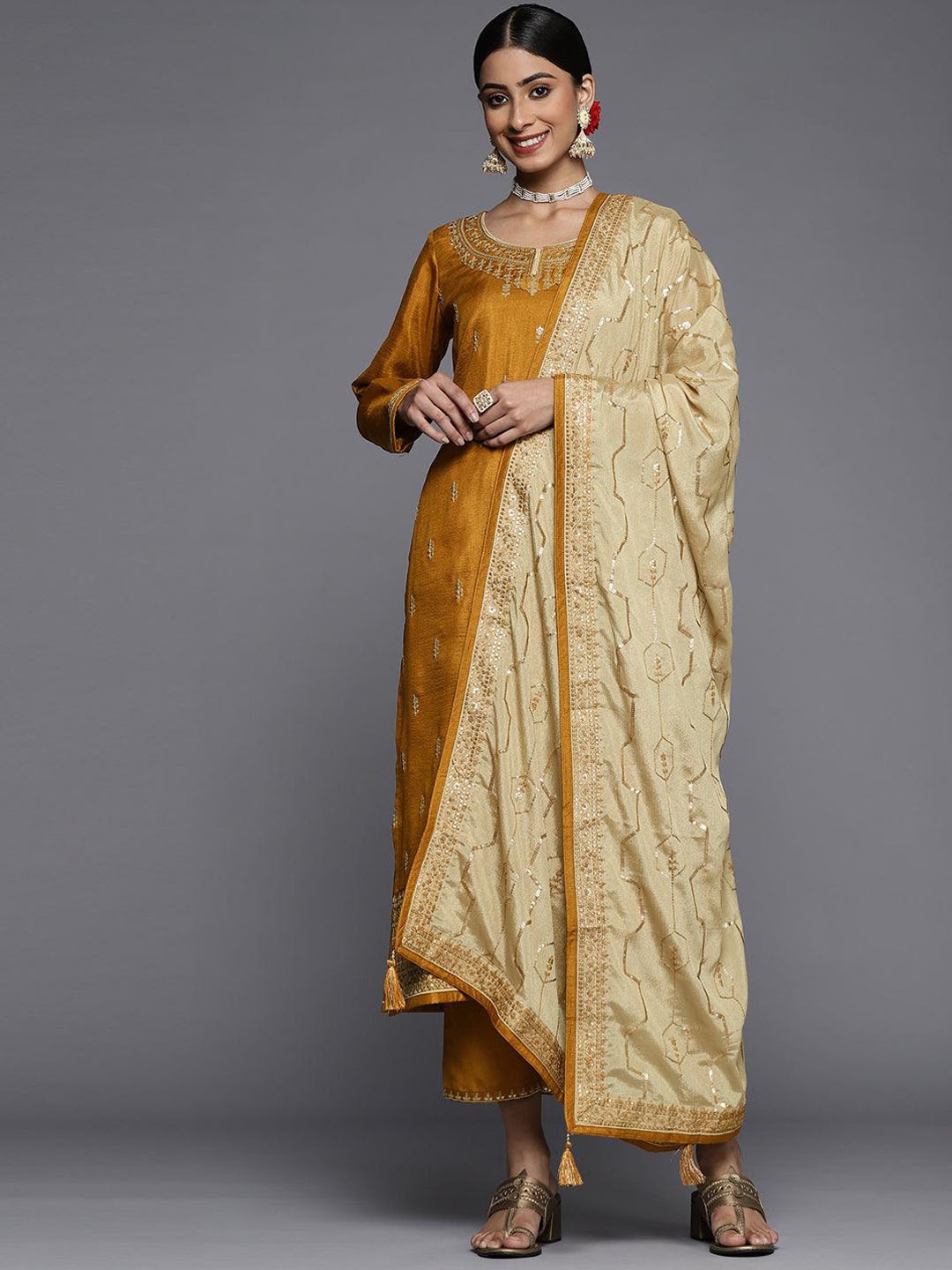 Growdamy Ethnic Motifs Embroidered Regular Thread Work Kurta With Trousers & Dupatta, Mustard
Growdamy Ethnic Motifs Embroidered Regular Thread Work Kurta With Trousers & Dupatta, Mustard