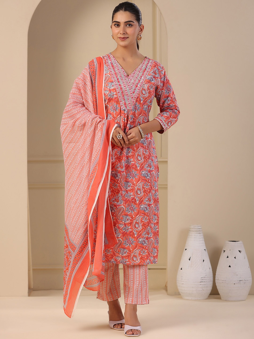 FASHOR Ethnic Motifs Printed V-Neck Thread Work Pure Cotton Thread Work Kurta Set, Peach
FASHOR Ethnic Motifs Printed V-Neck Thread Work Pure Cotton Thread Work Kurta Set, Peach