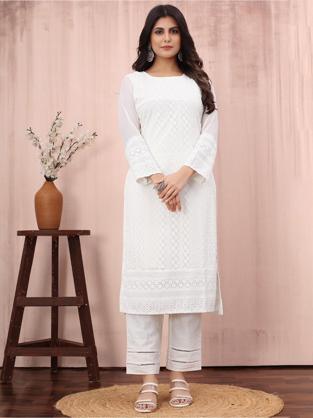 STYLE SAMSARA Ethnic Motifs Embroidered Chikankari Pure Georgette Straight Kurta, White
STYLE SAMSARA Ethnic Motifs Embroidered Chikankari Pure Georgette Straight Kurta, White