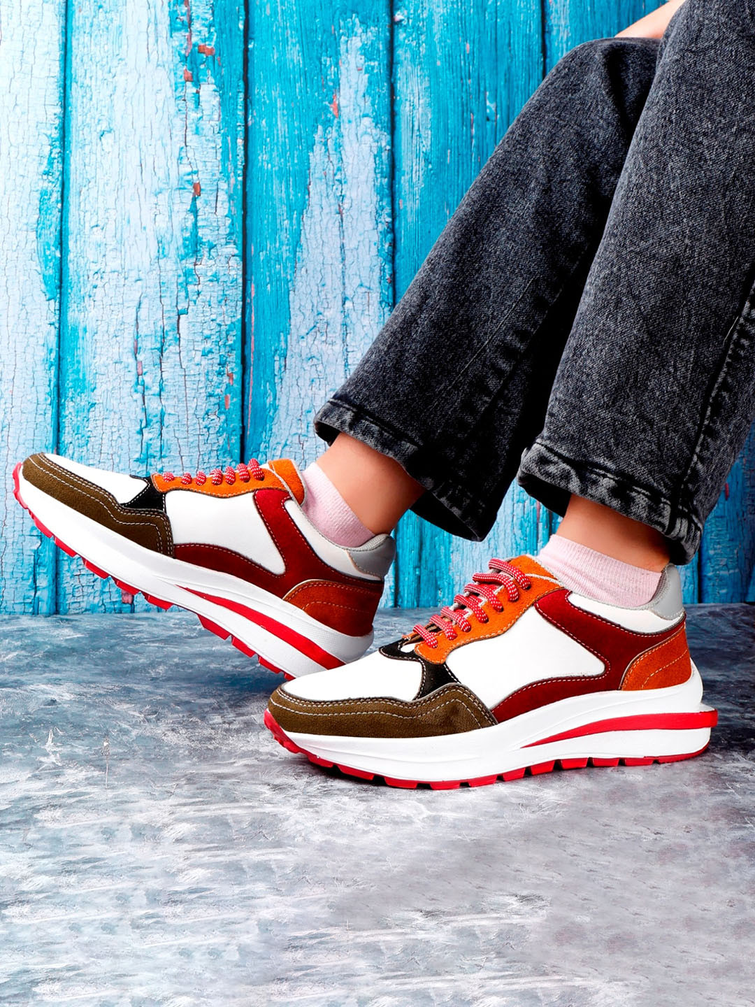 The Roadster Lifestyle Co. Women Red Colourblocked Lace-Up Sneakers
The Roadster Lifestyle Co. Women Red Colourblocked Lace-Up Sneakers