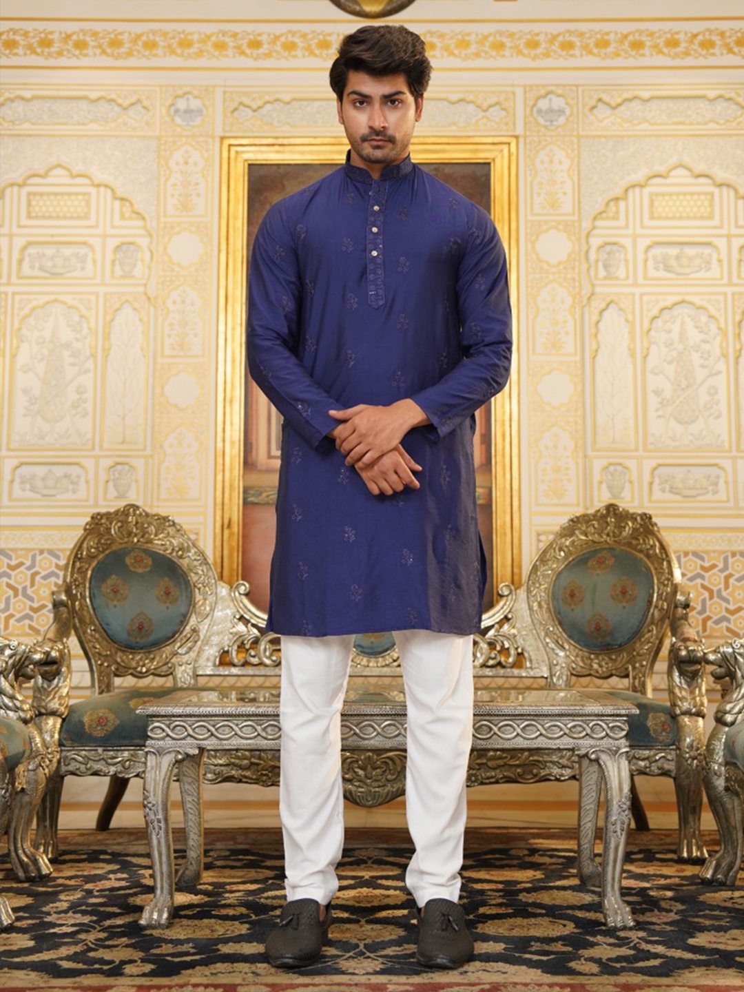 Aanys Culture Ethnic Motifs Embroidered Mandarin Collar Sequinned Detailed Straight Kurta, Navy blue
Aanys Culture Ethnic Motifs Embroidered Mandarin Collar Sequinned Detailed Straight Kurta, Navy blue