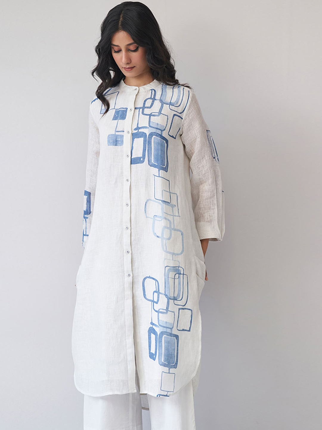 Ganga Printed Mandarin Collar Three-Quarter Sleeves Linen Kurta with Palazzos, White
Ganga Printed Mandarin Collar Three-Quarter Sleeves Linen Kurta with Palazzos, White