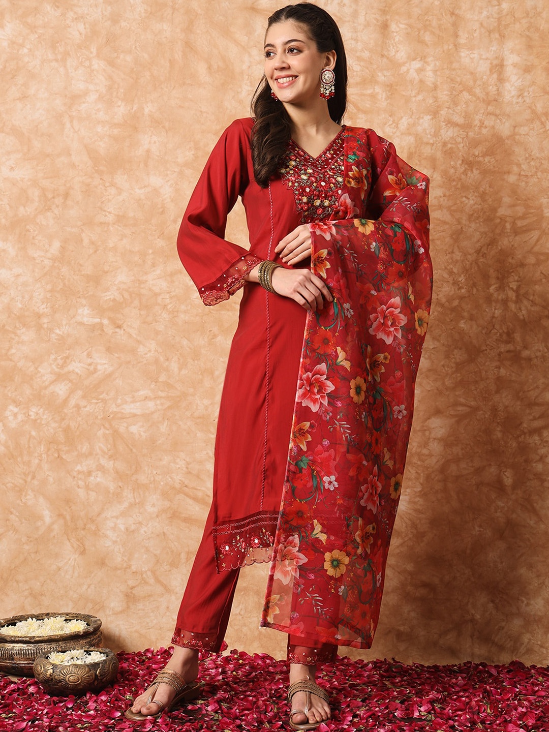 Growdamy Floral Embroidered Panelled Straight Kurta with Trousers & With Dupatta, Rust
Growdamy Floral Embroidered Panelled Straight Kurta with Trousers & With Dupatta, Rust