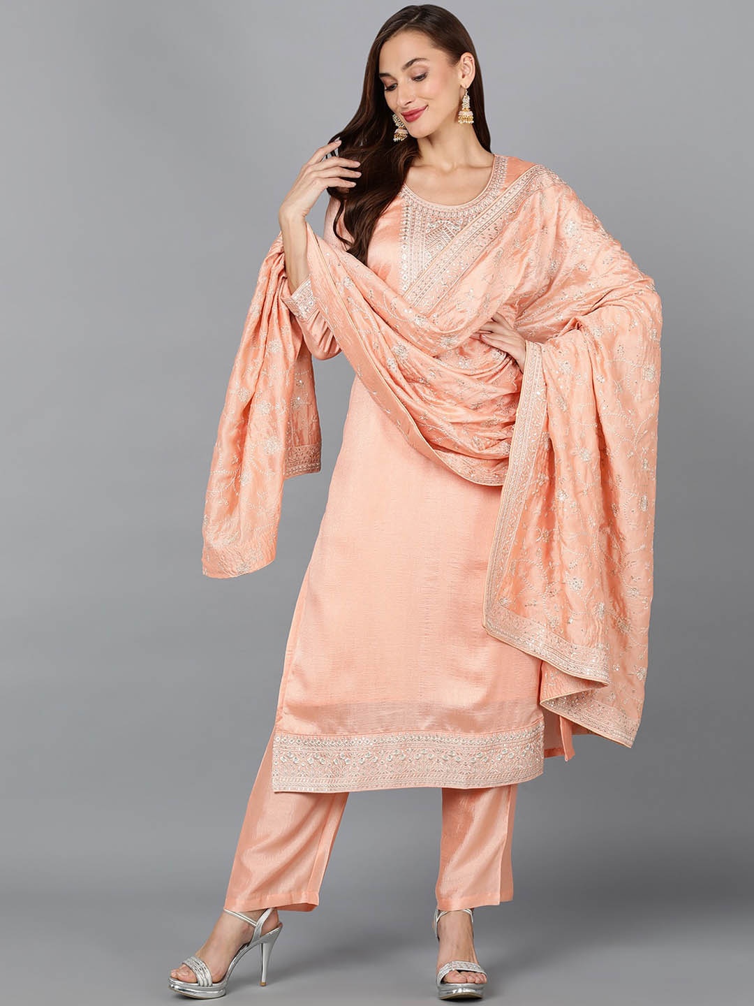 AHIKA Peach-Coloured Floral Embroidered Regular Sequinned Kurta With Trousers & Dupatta
AHIKA Peach-Coloured Floral Embroidered Regular Sequinned Kurta With Trousers & Dupatta