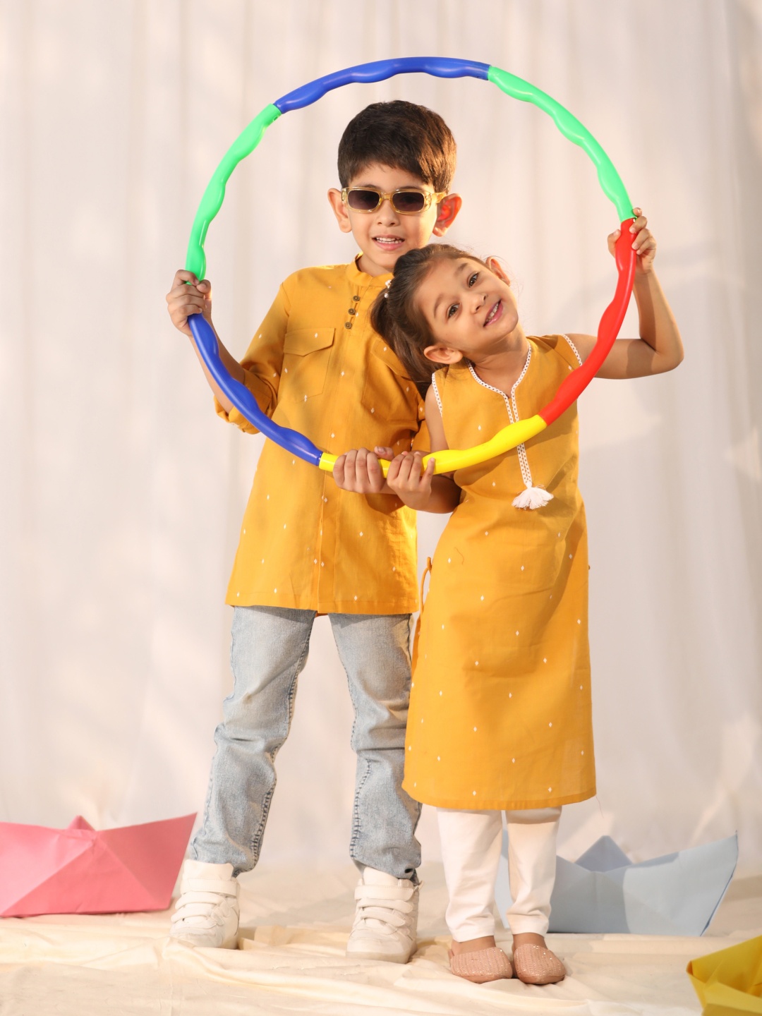 VASTRAMAY Girls Ethnic Motifs Embroidered V-Neck Pure Cotton Straight Kurta With Leggings, Mustard
VASTRAMAY Girls Ethnic Motifs Embroidered V-Neck Pure Cotton Straight Kurta With Leggings, Mustard