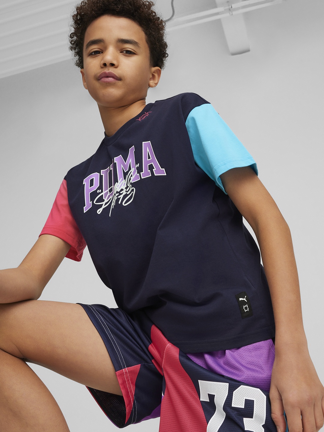 Puma Boys Relaxed Fit BASKETBALL Dylan Brand Logo Print Pure Cotton T-shirt, Navy blue
Puma Boys Relaxed Fit BASKETBALL Dylan Brand Logo Print Pure Cotton T-shirt, Navy blue