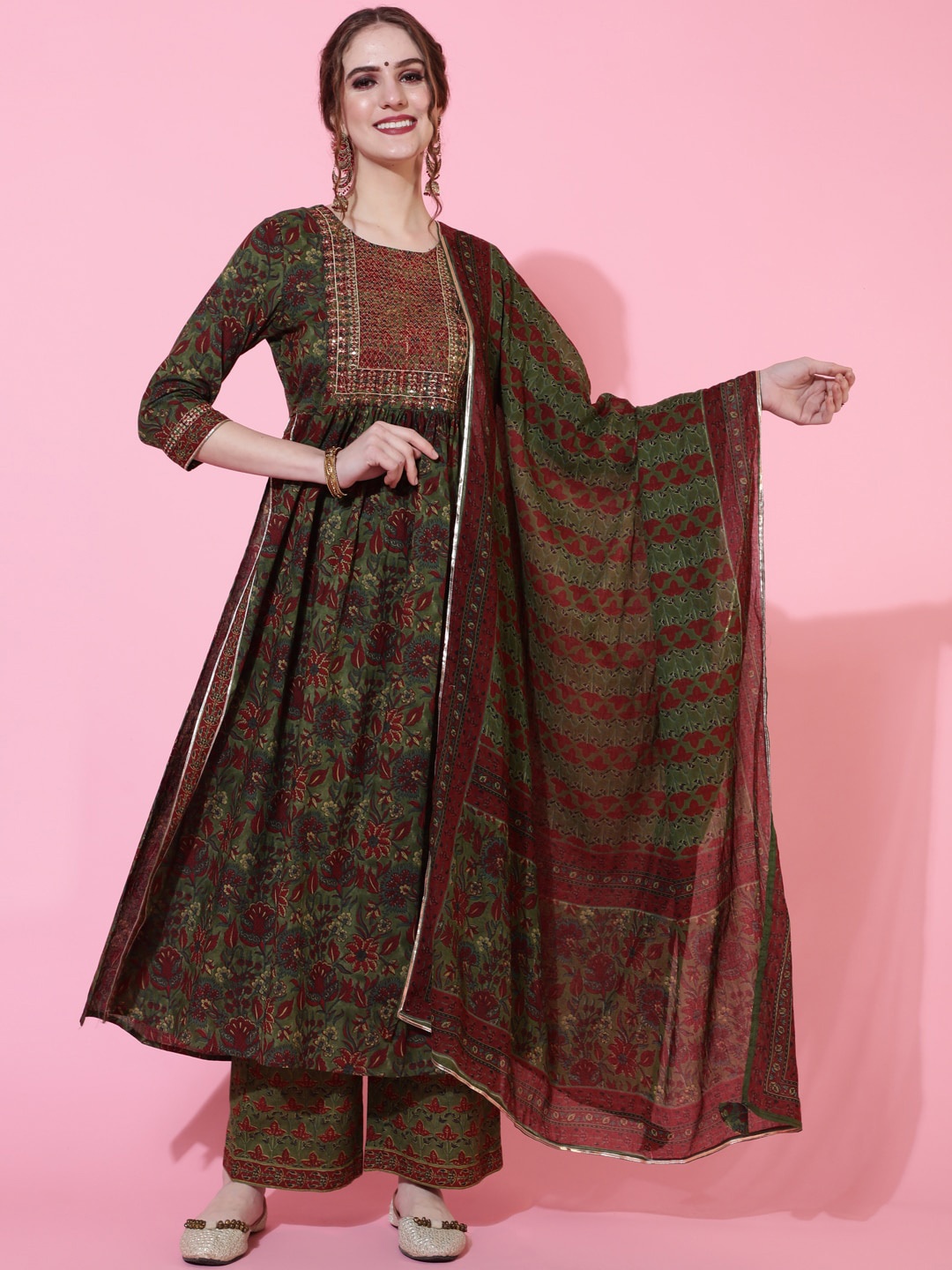 GULMOHAR JAIPUR Floral Printed Regular Pure Cotton Kurta with Palazzos & Dupatta, Green
GULMOHAR JAIPUR Floral Printed Regular Pure Cotton Kurta with Palazzos & Dupatta, Green