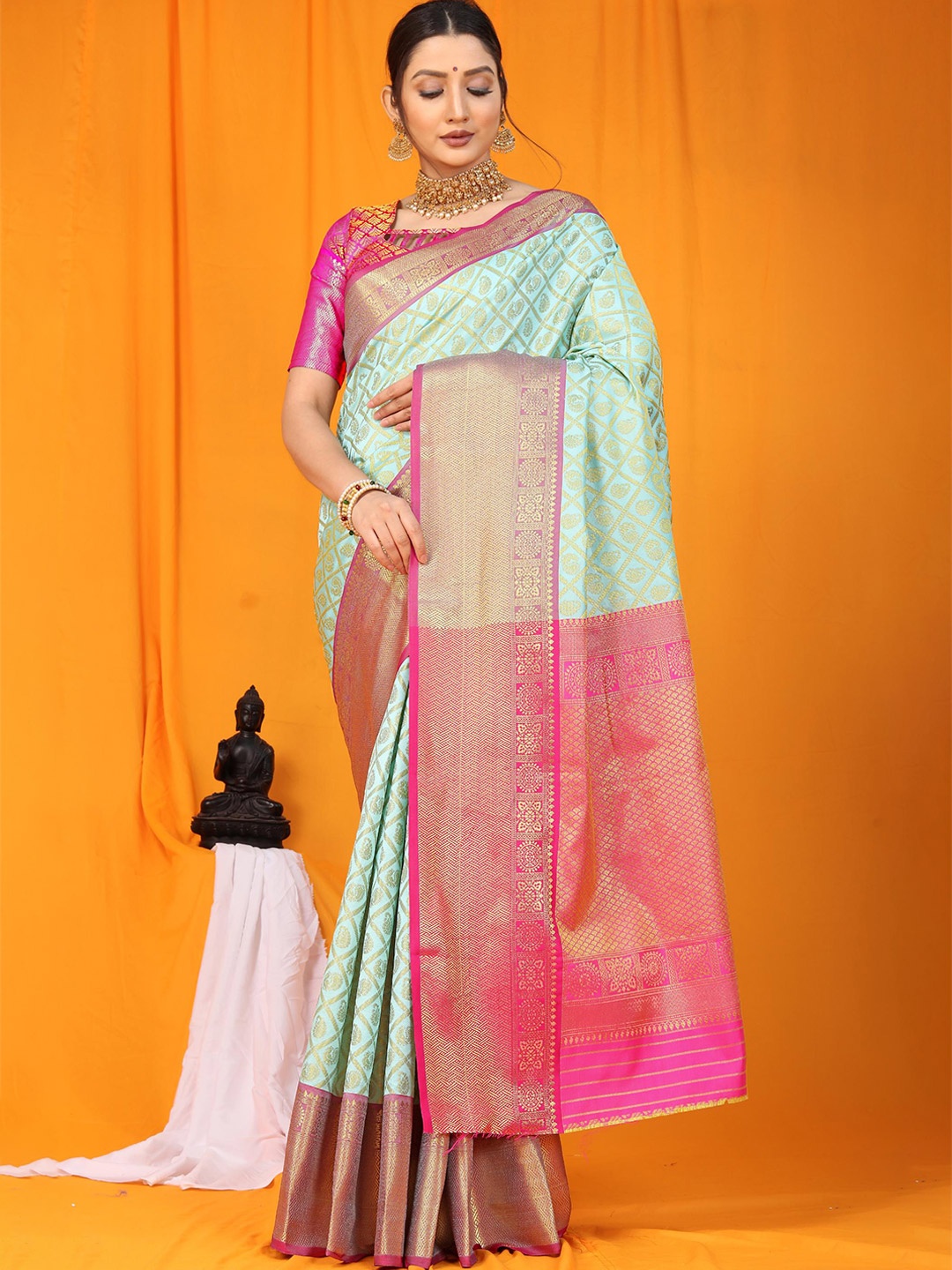 Royal Rajgharana Saree Paisley Woven Design Zari Silk Cotton Kanjeevaram Saree, Sea green
Royal Rajgharana Saree Paisley Woven Design Zari Silk Cotton Kanjeevaram Saree, Sea green