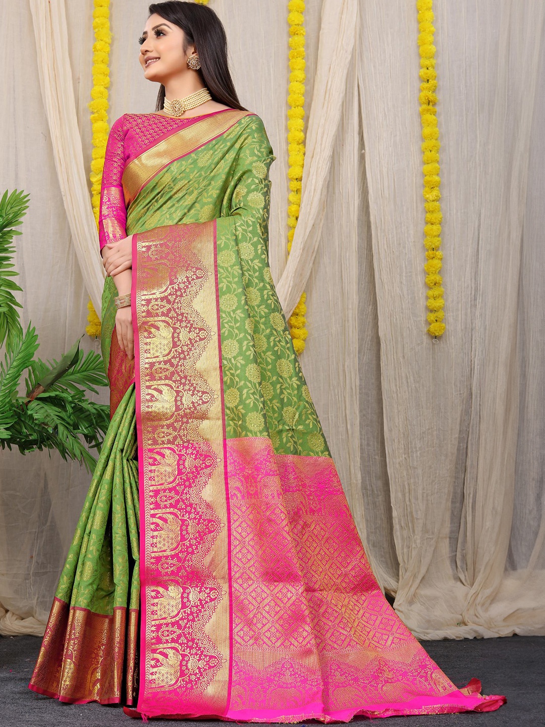 Royal Rajgharana Saree Ethnic Motifs Woven Design Zari Silk Cotton Kanjeevaram Sarees, Lime green
Royal Rajgharana Saree Ethnic Motifs Woven Design Zari Silk Cotton Kanjeevaram Sarees, Lime green