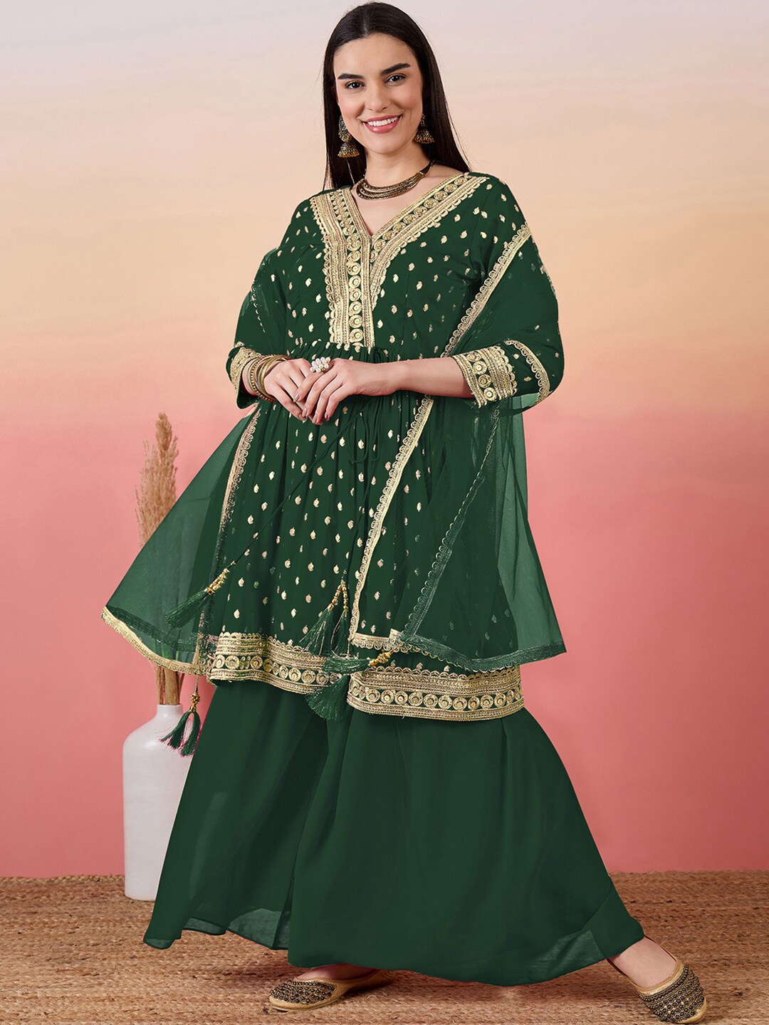 BLACK SCISSOR Ethnic Motifs Embroidered Sequinned Pure Cotton Anarkali Pleated Kurta Set, Green
BLACK SCISSOR Ethnic Motifs Embroidered Sequinned Pure Cotton Anarkali Pleated Kurta Set, Green