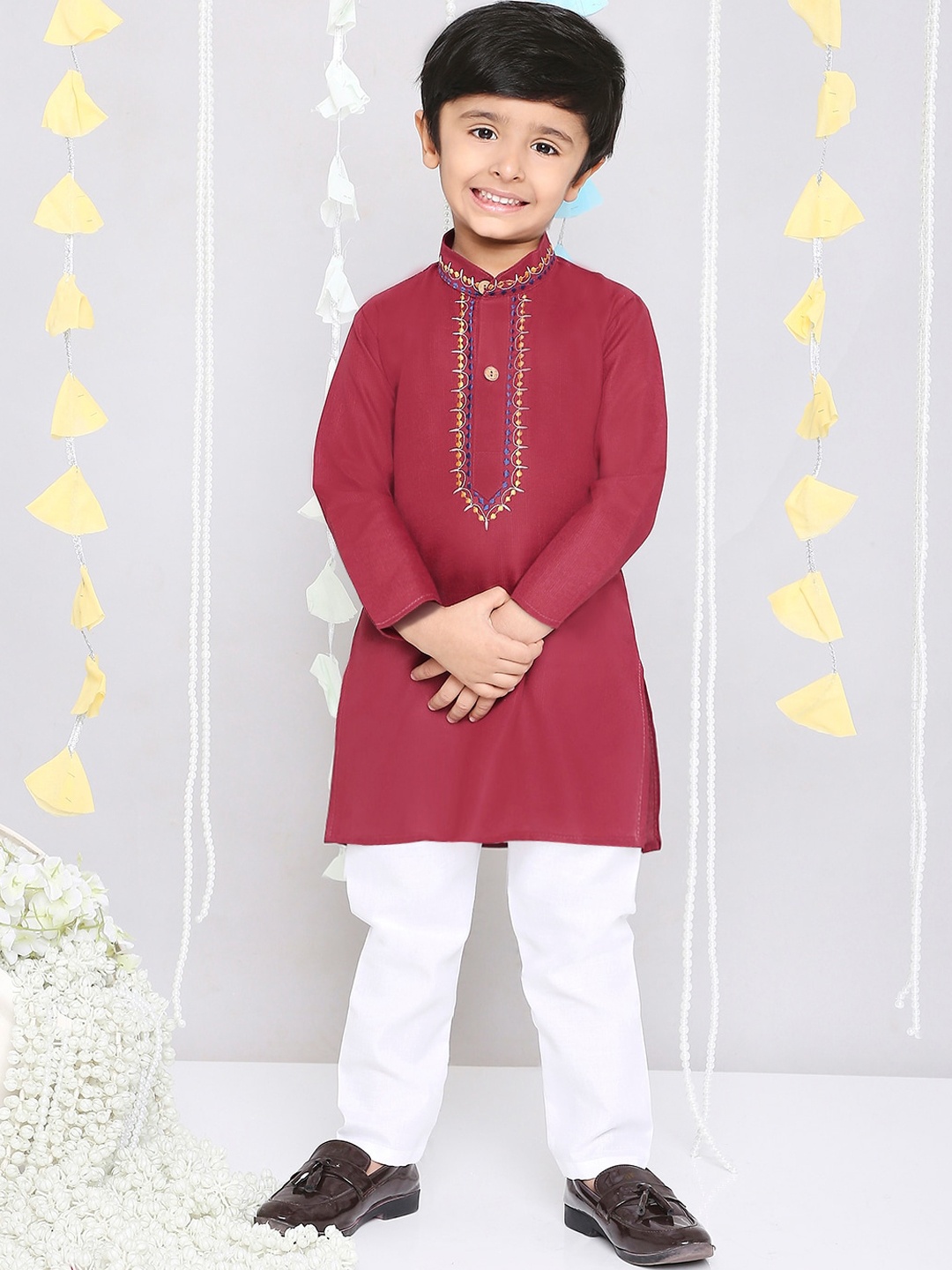 KID1 Boys Ethnic Motifs Embroidered Thread Work Pure Cotton Kurta With Pyjamas, Maroon
KID1 Boys Ethnic Motifs Embroidered Thread Work Pure Cotton Kurta With Pyjamas, Maroon