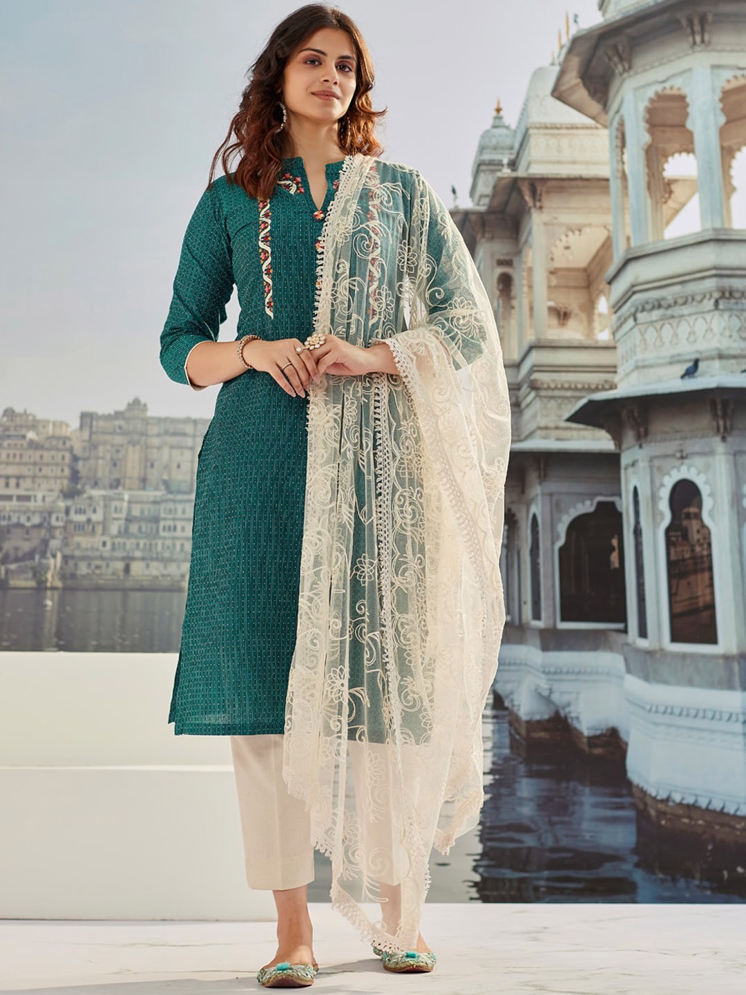 WOMEN PLUS Ethnic Motifs Embroidered Regular Pure Cotton Kurta with Trousers & Dupatta, Blue
WOMEN PLUS Ethnic Motifs Embroidered Regular Pure Cotton Kurta with Trousers & Dupatta, Blue