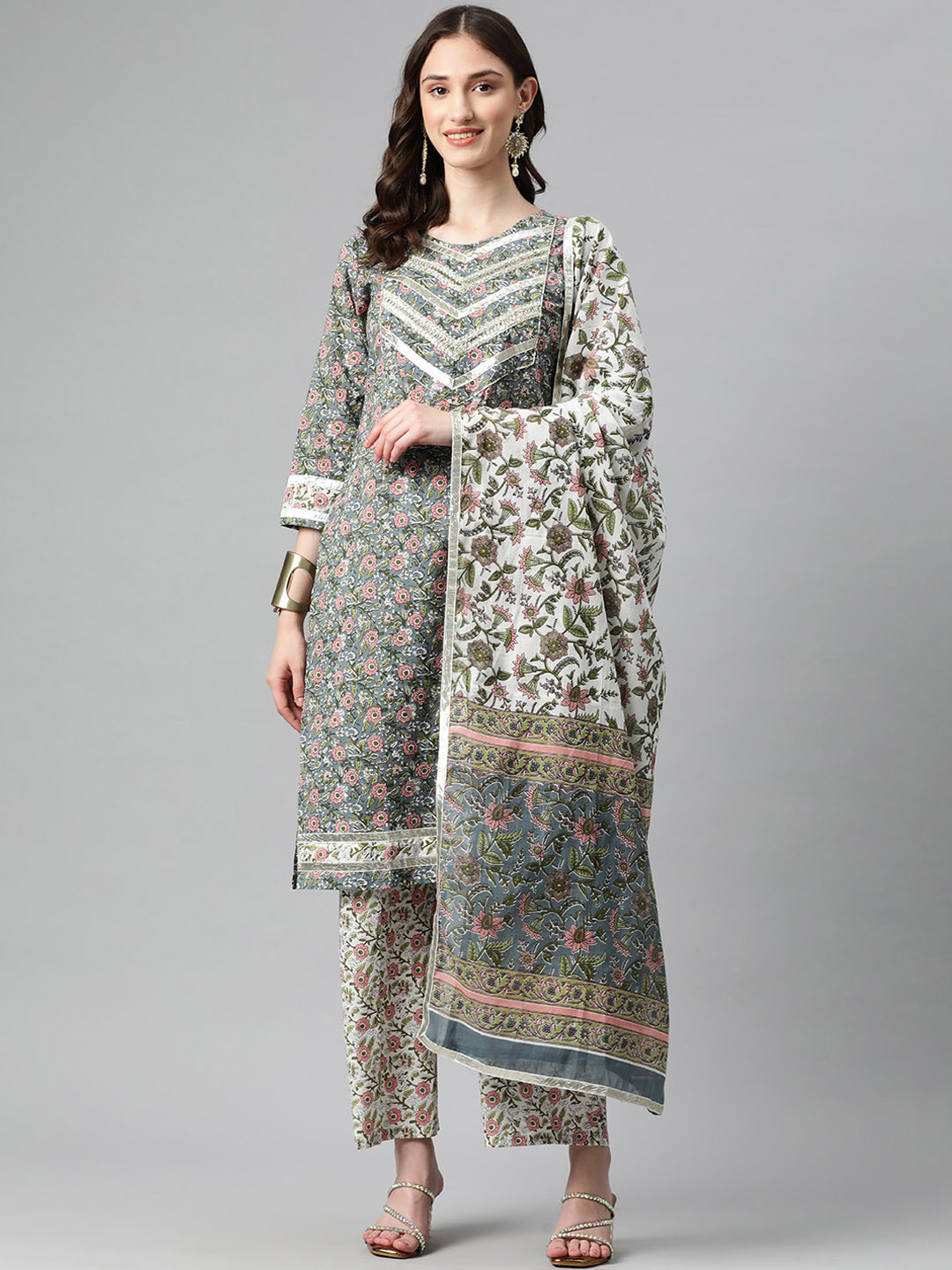 KALINI Ethnic Motifs Printed Regular Gotta Patti Pure Cotton Kurta with Trousers & Dupatta, Green
KALINI Ethnic Motifs Printed Regular Gotta Patti Pure Cotton Kurta with Trousers & Dupatta, Green