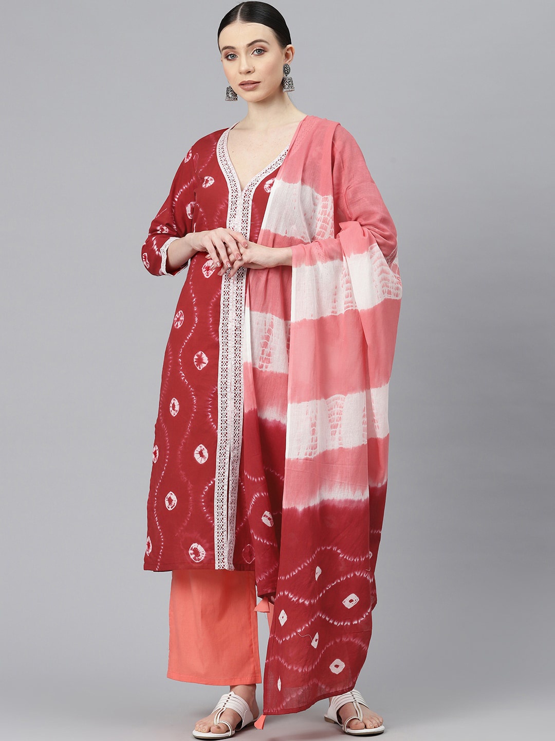 KALINI Floral Printed V-Neck Thread Work Pure Cotton Kurta with Palazzos & With Dupatta, Red
KALINI Floral Printed V-Neck Thread Work Pure Cotton Kurta with Palazzos & With Dupatta, Red
