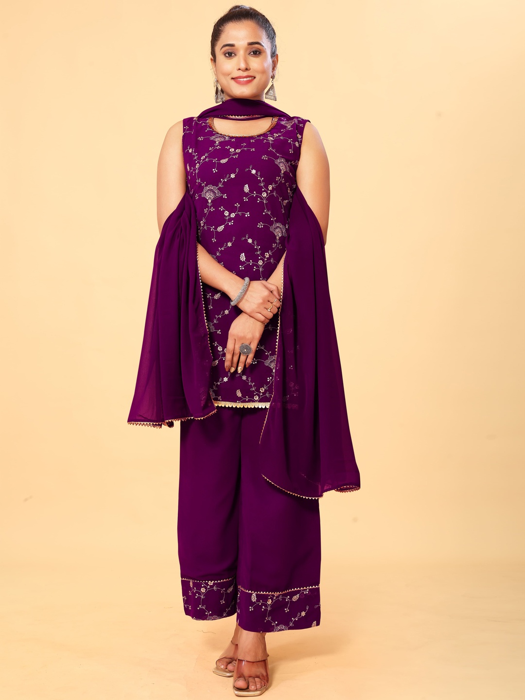 ODD BY chansi TRENDZ Floral Embroidered Georgette Kurta with Palazzos & With Dupatta, Burgundy
ODD BY chansi TRENDZ Floral Embroidered Georgette Kurta with Palazzos & With Dupatta, Burgundy