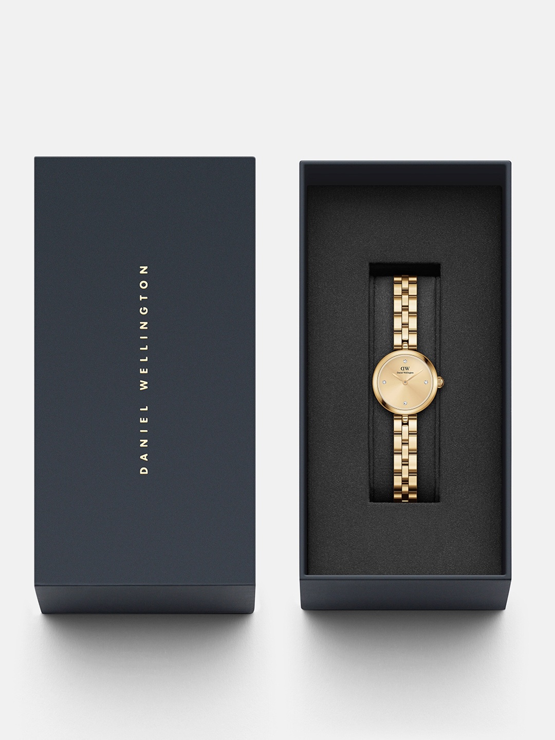 Daniel Wellington Women Embellished Bracelet Style Straps Analogue Watch DW00100718K, Gold
Daniel Wellington Women Embellished Bracelet Style Straps Analogue Watch DW00100718K, Gold