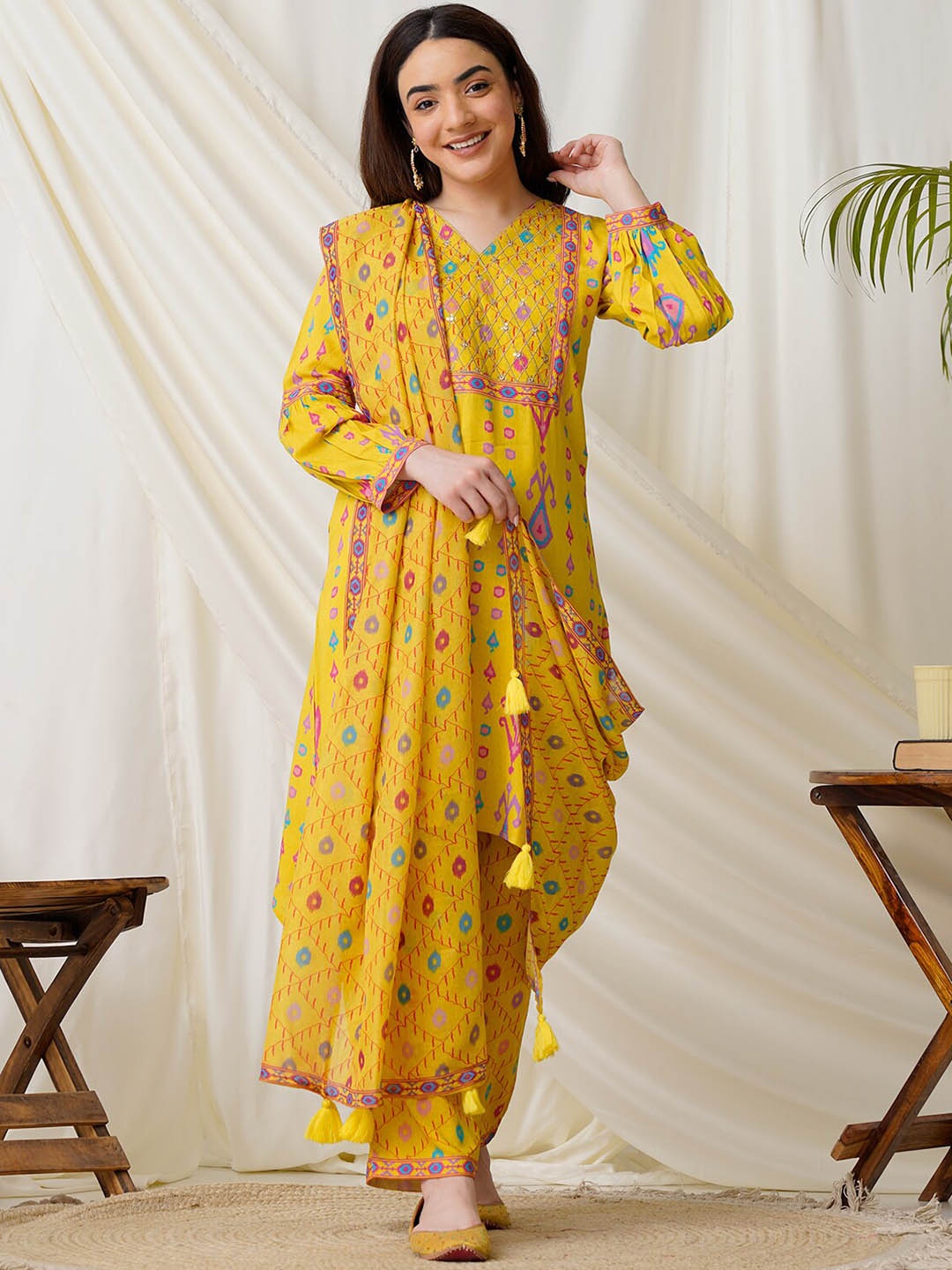 Rustorange Ethnic Motifs Printed V-Neck Regular Kurta with Salwar & Dupatta, Yellow
Rustorange Ethnic Motifs Printed V-Neck Regular Kurta with Salwar & Dupatta, Yellow