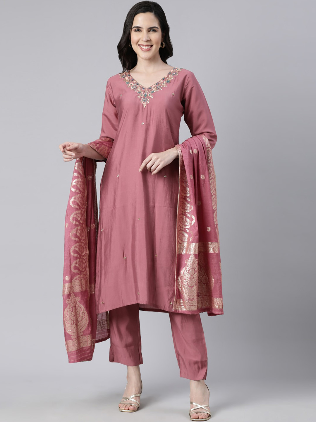 Neerus Ethnic Motifs Yoke Design Beads and Stones Kurta with Trousers & Dupatta, Pink
Neerus Ethnic Motifs Yoke Design Beads and Stones Kurta with Trousers & Dupatta, Pink
