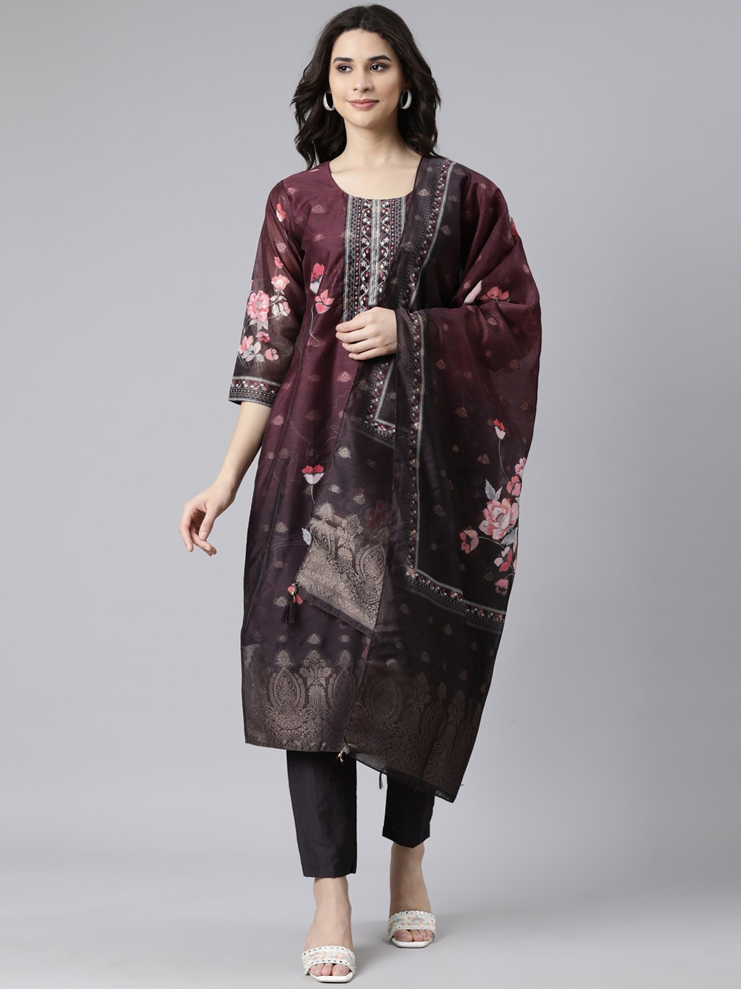 Neerus Floral Printed Regular Beads and Stones Raw Silk Kurta with Trousers & Dupatta, Purple
Neerus Floral Printed Regular Beads and Stones Raw Silk Kurta with Trousers & Dupatta, Purple
