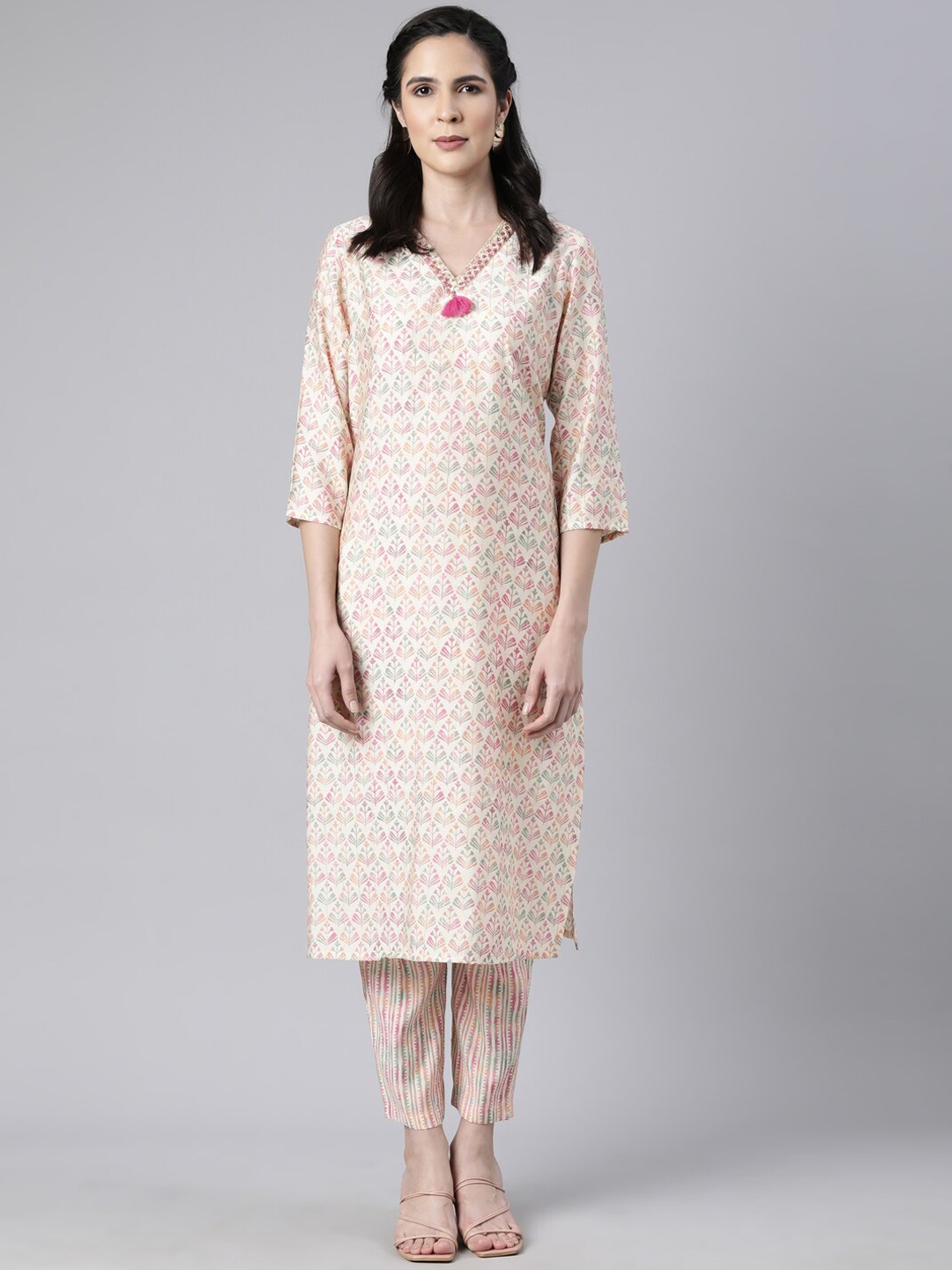 Neerus Ethnic Motifs Printed Regular Kurta with Trousers & With Dupatta, Pink
Neerus Ethnic Motifs Printed Regular Kurta with Trousers & With Dupatta, Pink