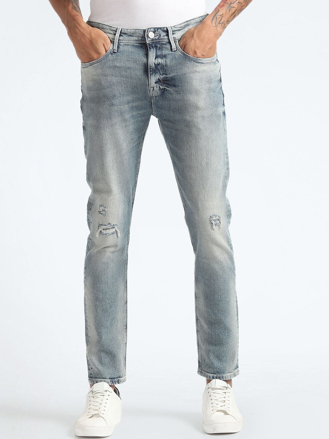 Flying Machine Men Tapered Fit Mildly Distressed Heavy Fade Stretchable Jeans, Blue
Flying Machine Men Tapered Fit Mildly Distressed Heavy Fade Stretchable Jeans, Blue