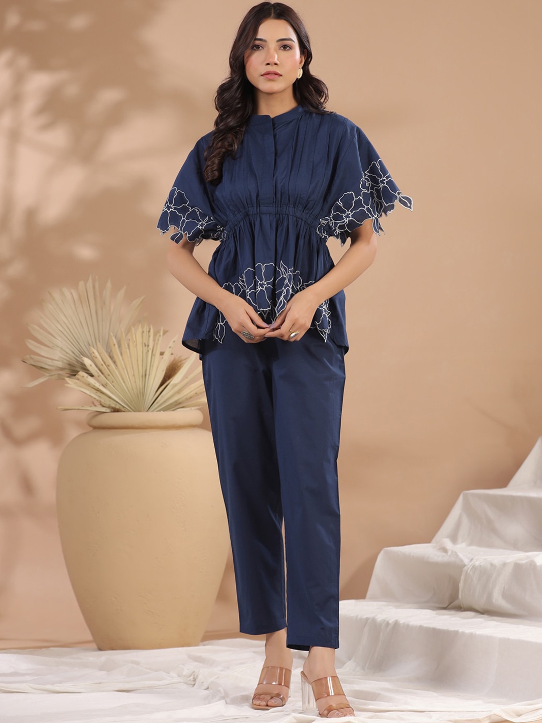 SANSKRUTIHOMES Floral Printed Pure Cotton Top With Trousers Co-Ords, Navy blue
SANSKRUTIHOMES Floral Printed Pure Cotton Top With Trousers Co-Ords, Navy blue