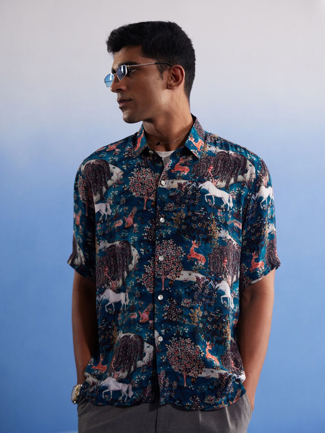 VASTRAMAY Premium Conversational Printed Spread Collar Cotton Casual Shirt, Turquoise blue
VASTRAMAY Premium Conversational Printed Spread Collar Cotton Casual Shirt, Turquoise blue