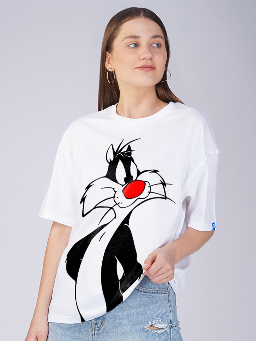 Crazymonk Looney Tunes Printed Drop-Shoulder Sleeves Cotton Oversized T-shirt, White
Crazymonk Looney Tunes Printed Drop-Shoulder Sleeves Cotton Oversized T-shirt, White