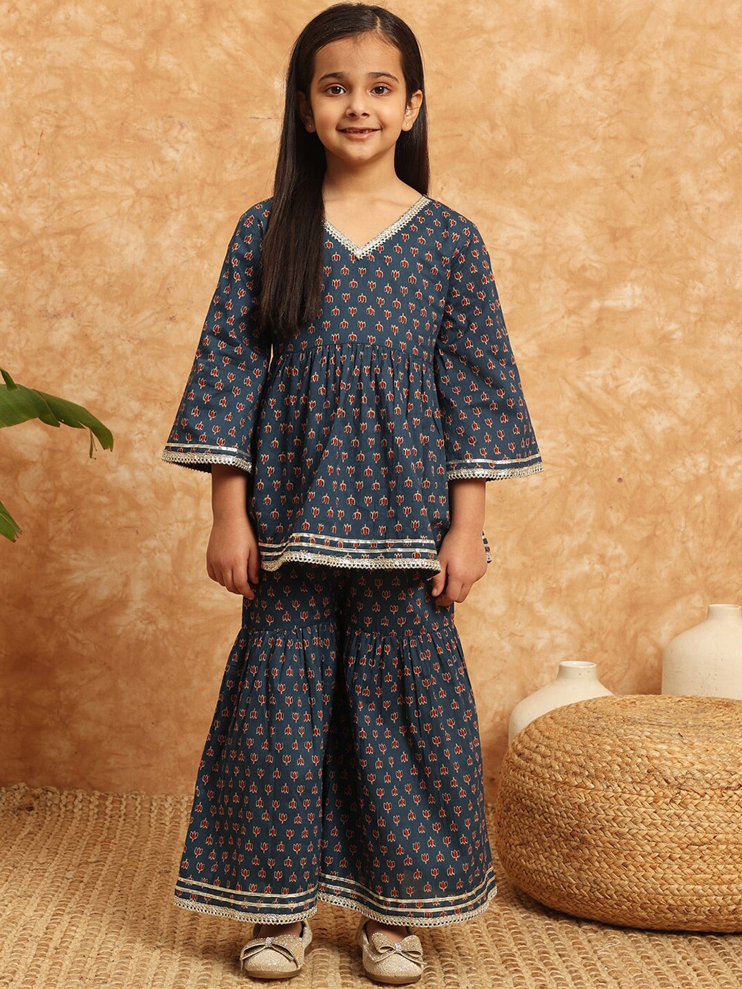 Readiprint Girls Floral Printed Gotta Patti Pure Cotton A-Line Kurti with Sharara, Navy blue
Readiprint Girls Floral Printed Gotta Patti Pure Cotton A-Line Kurti with Sharara, Navy blue