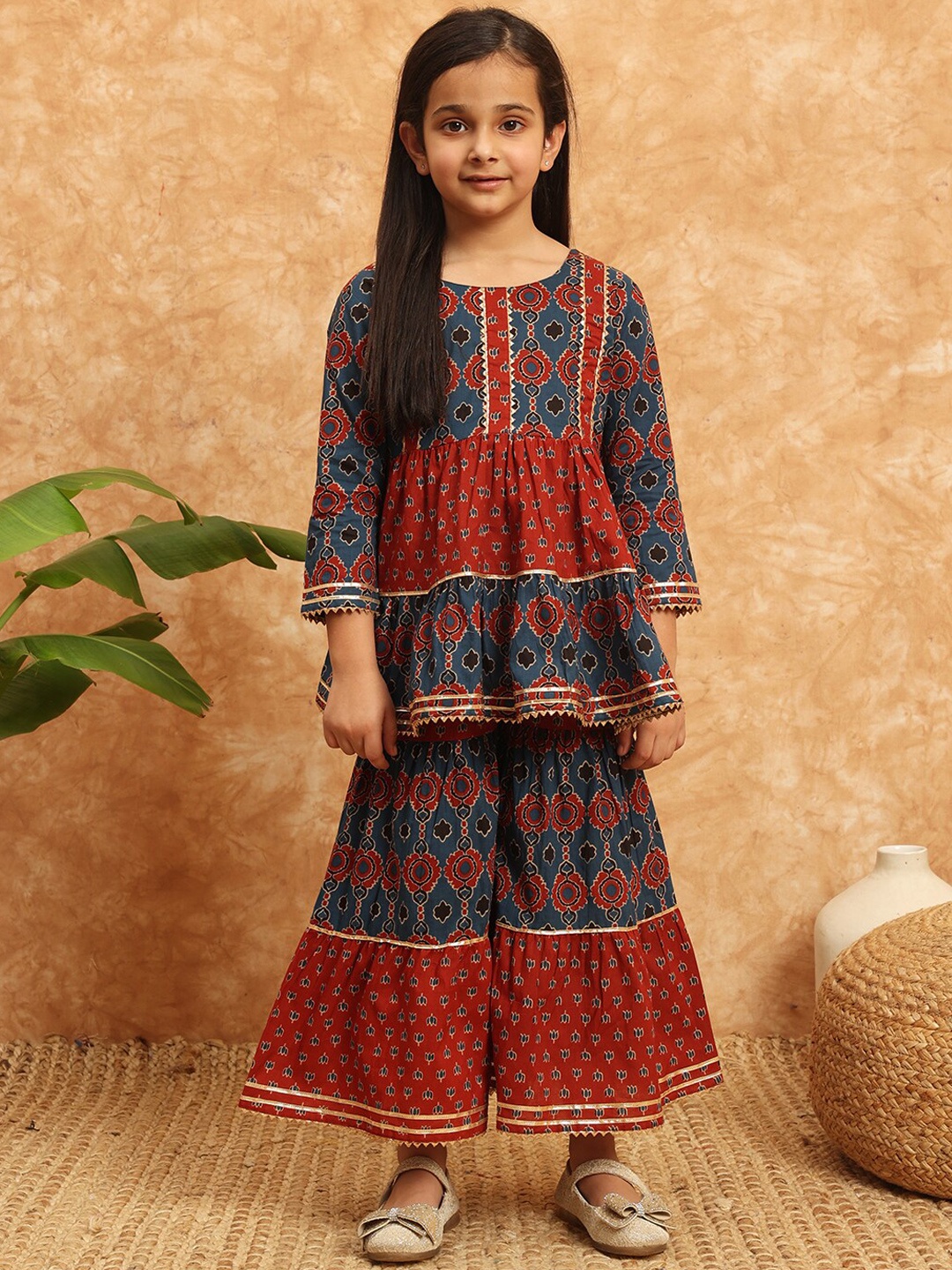 Readiprint Fashions Girls Ethnic Motifs Tiered Gotta Patti Pure Cotton Kurti & Sharara, Blue
Readiprint Fashions Girls Ethnic Motifs Tiered Gotta Patti Pure Cotton Kurti & Sharara, Blue